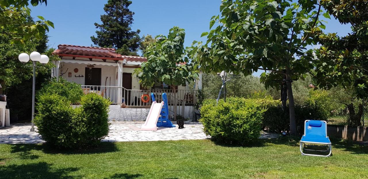 Country House By The Sea !!! Villa Karavomilos  Bagian luar foto
