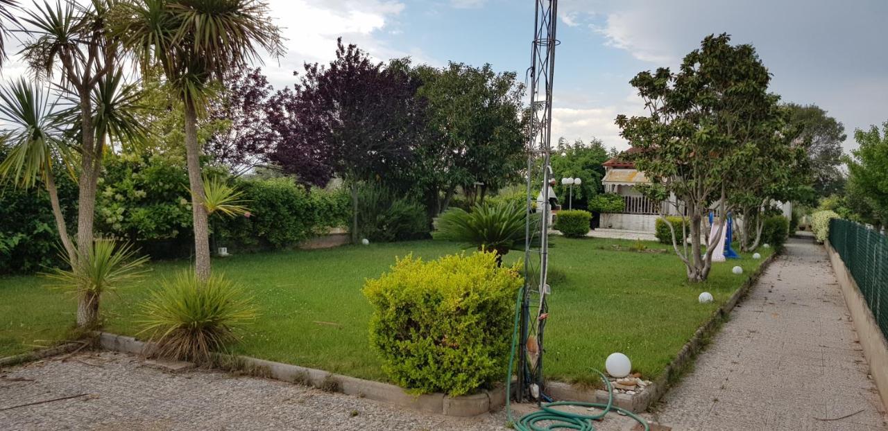 Country House By The Sea !!! Villa Karavomilos  Bagian luar foto