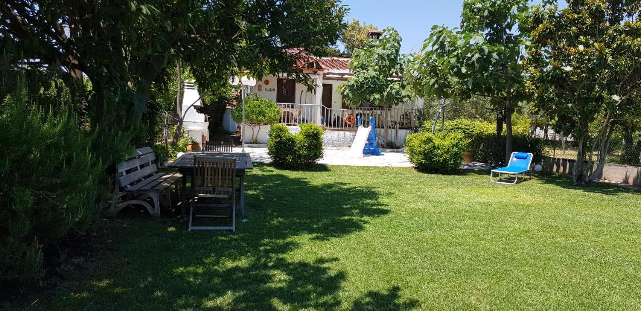 Country House By The Sea !!! Villa Karavomilos  Bagian luar foto