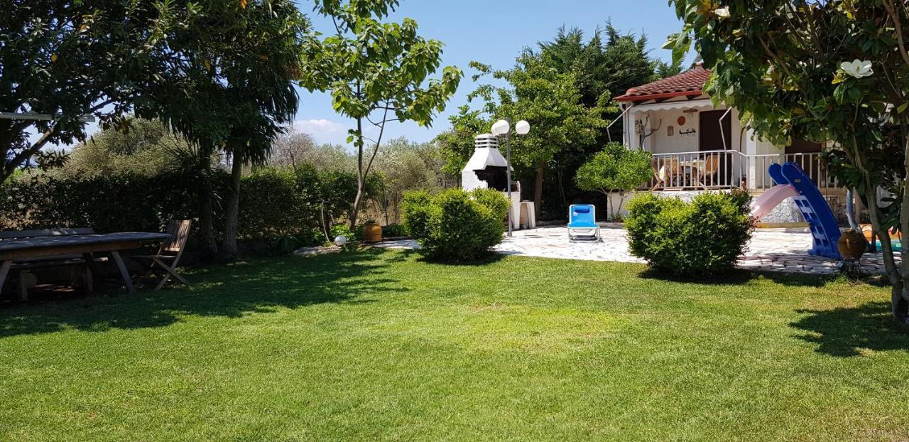 Country House By The Sea !!! Villa Karavomilos  Bagian luar foto