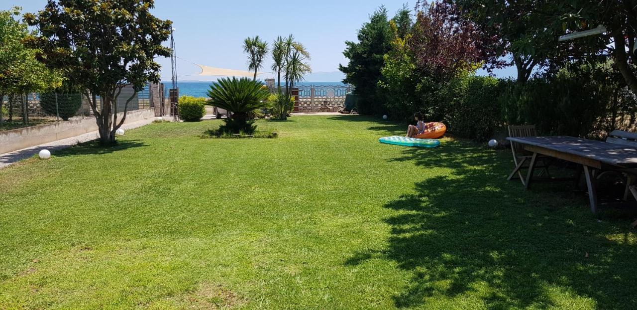 Country House By The Sea !!! Villa Karavomilos  Bagian luar foto