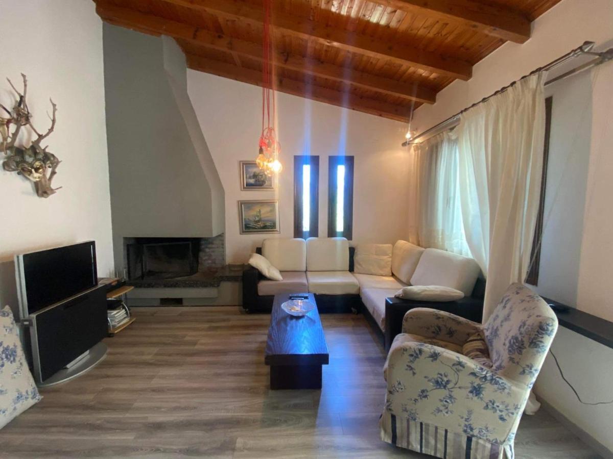 Country House By The Sea !!! Villa Karavomilos  Bagian luar foto